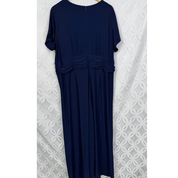 Vince Camuto Plus-Size Twist-Front Flared-Leg Jumpsuit Size 3X - Picture 6 of 10